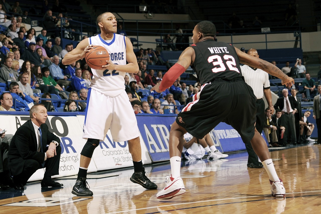 Joueurs de basketball en action